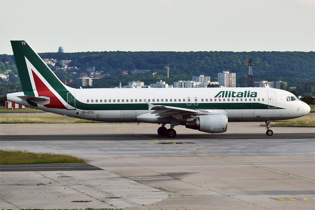 Photo of Alitalia EI-DTG, Airbus A320