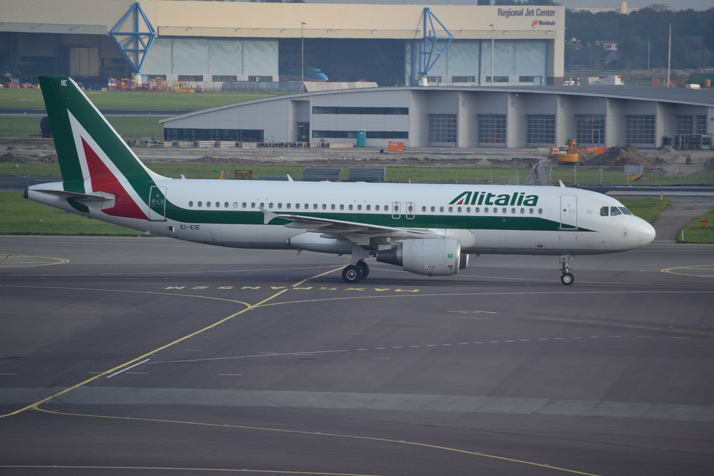 Photo of Alitalia EI-EIE, Airbus A320