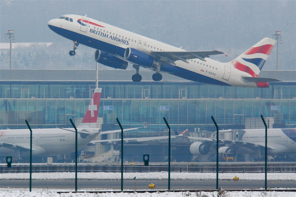 Photo of British Airways G-EUYC, Airbus A320