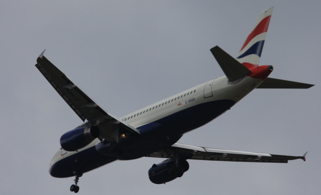 Photo of British Airways G-MIDO, Airbus A320