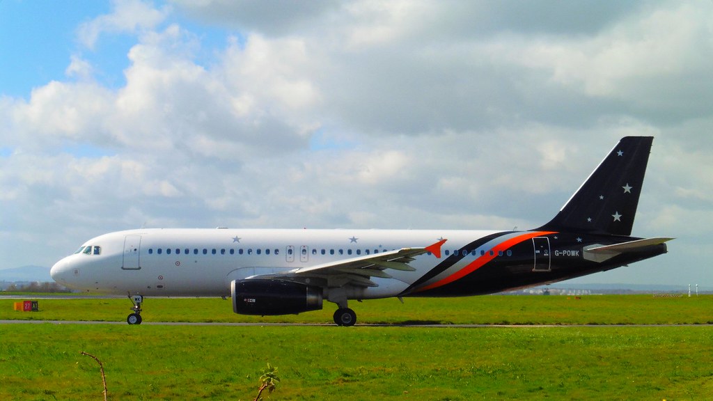 Photo of Titan Airways G-POWK, Airbus A320