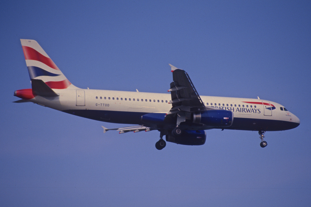 Photo of British Airways G-TTOB, Airbus A320