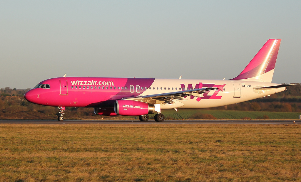 Photo of Wizz Air HA-LWC, Airbus A320