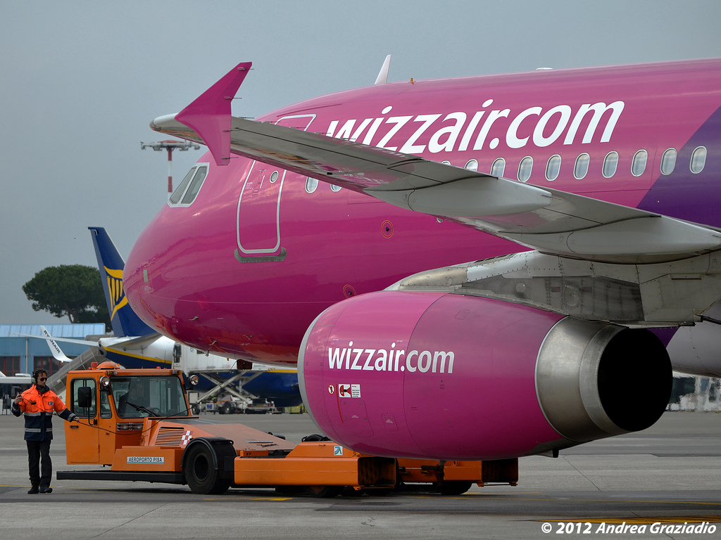 Photo of Wizz Air HA-LWE, Airbus A320
