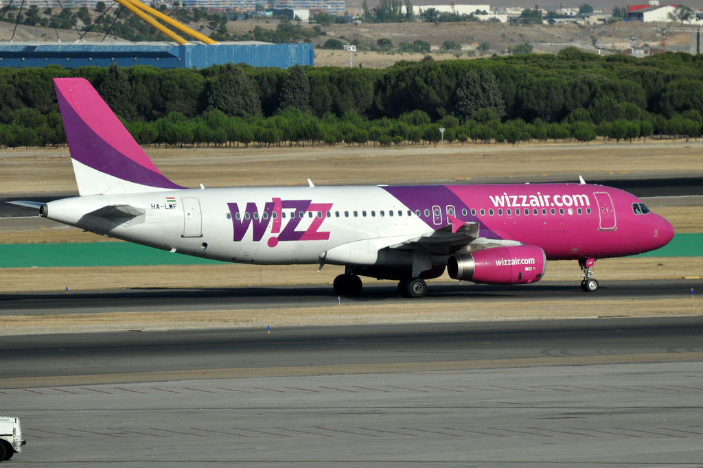 Photo of Wizz Air HA-LWF, Airbus A320