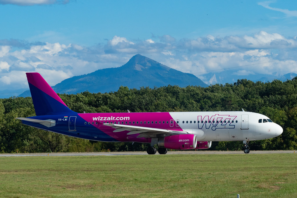 Photo of Wizz Air HA-LWI, Airbus A320