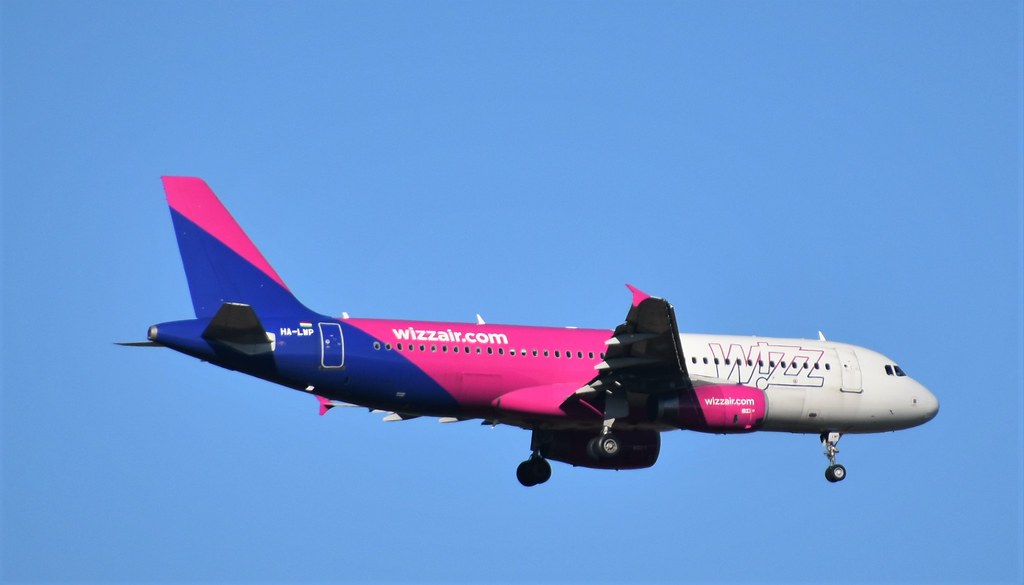 Photo of Wizz Air HA-LWP, Airbus A320