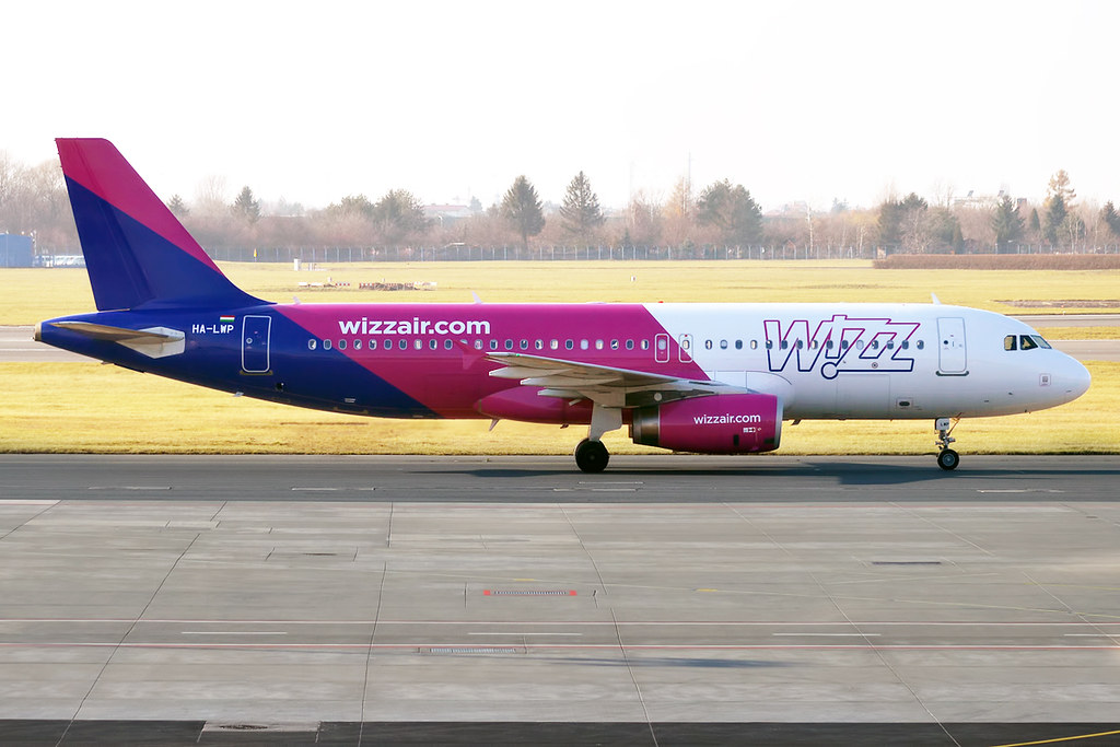 Photo of Wizz Air HA-LWP, Airbus A320