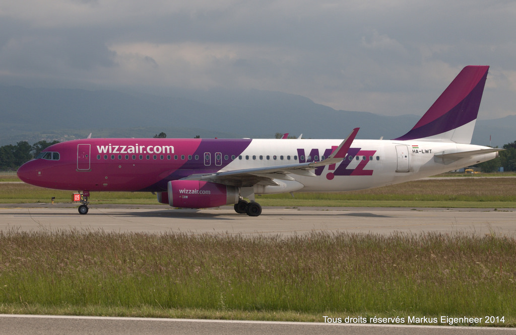 Photo of Wizz Air HA-LWT, Airbus A320