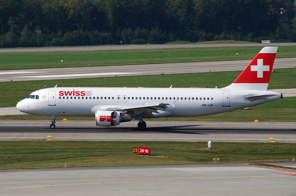 Photo of Swiss International Airlines HB-IJD, Airbus A320