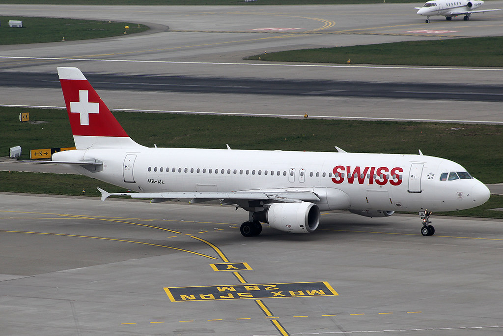 Photo of Swiss International Airlines HB-IJL, Airbus A320