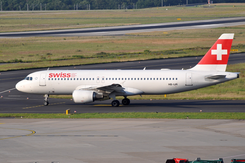 Photo of Swiss International Airlines HB-IJR, Airbus A320