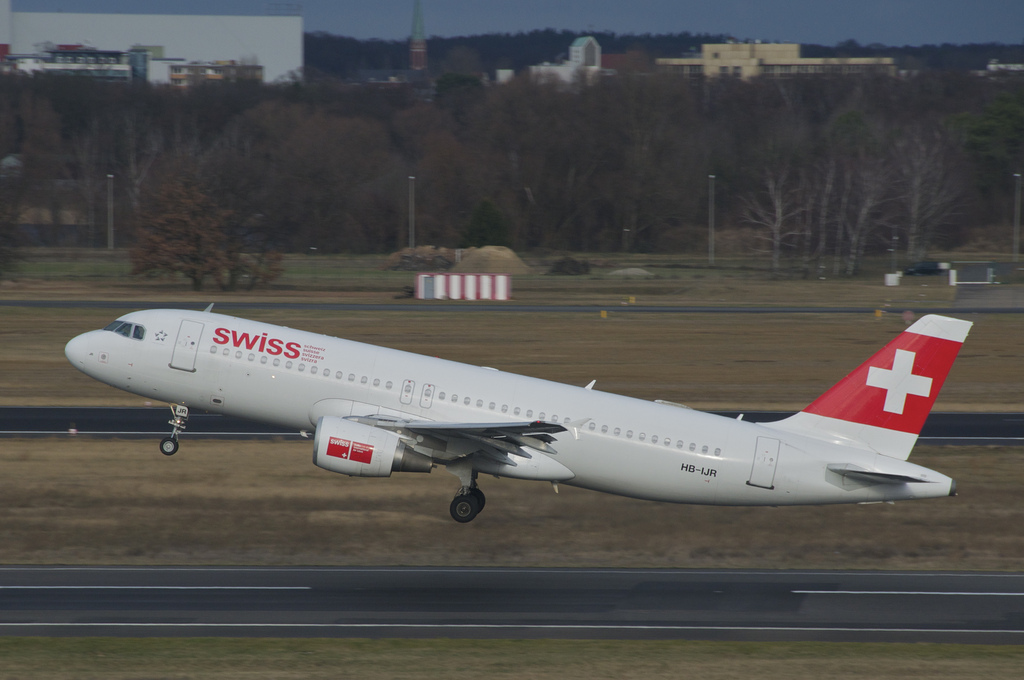 Photo of Swiss International Airlines HB-IJR, Airbus A320