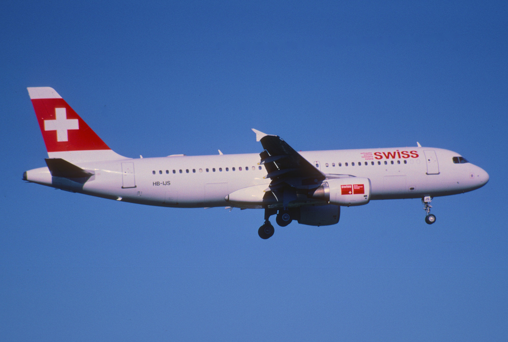 Photo of Swiss International Airlines HB-IJS, Airbus A320