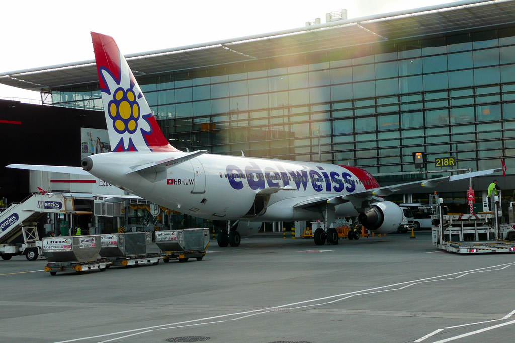 Photo of Edelweiss Air HB-IJW, Airbus A320