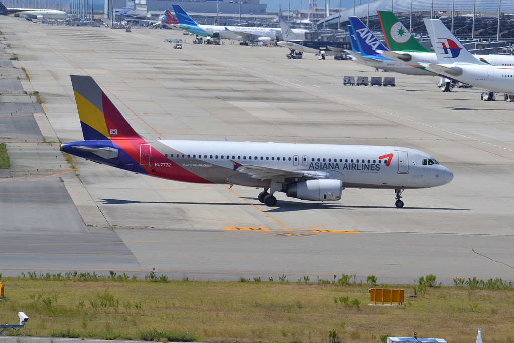 Photo of Asiana Airlines HL7772, Airbus A320