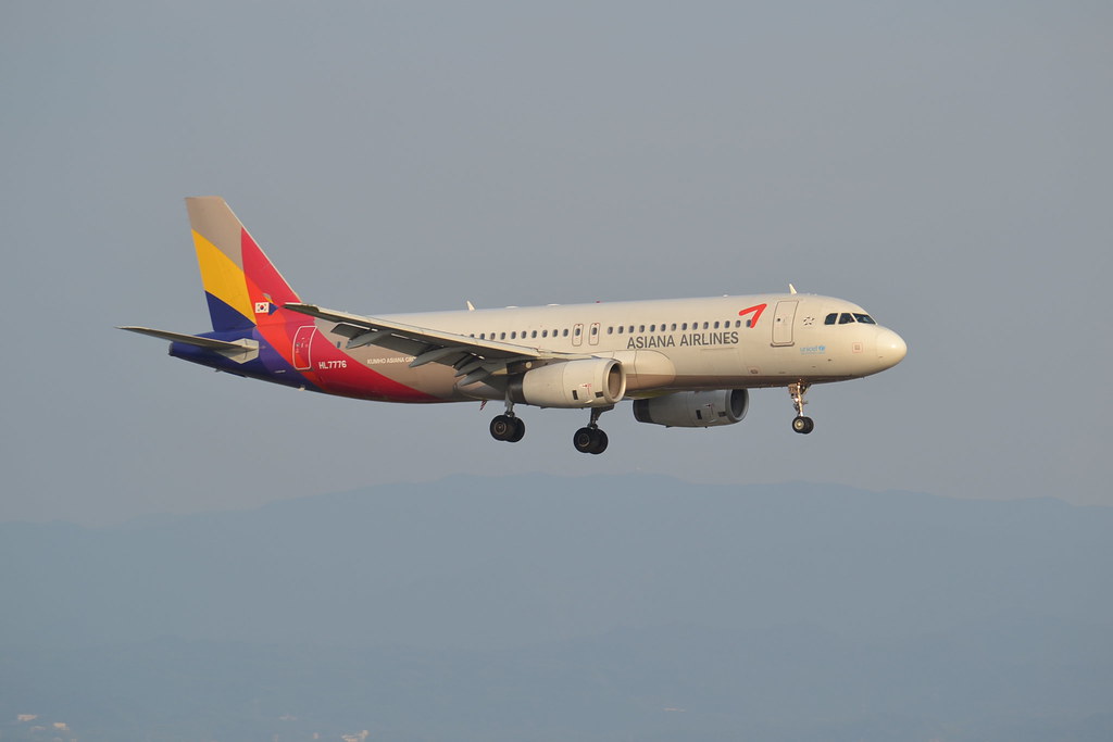 Photo of Asiana Airlines HL7776, Airbus A320