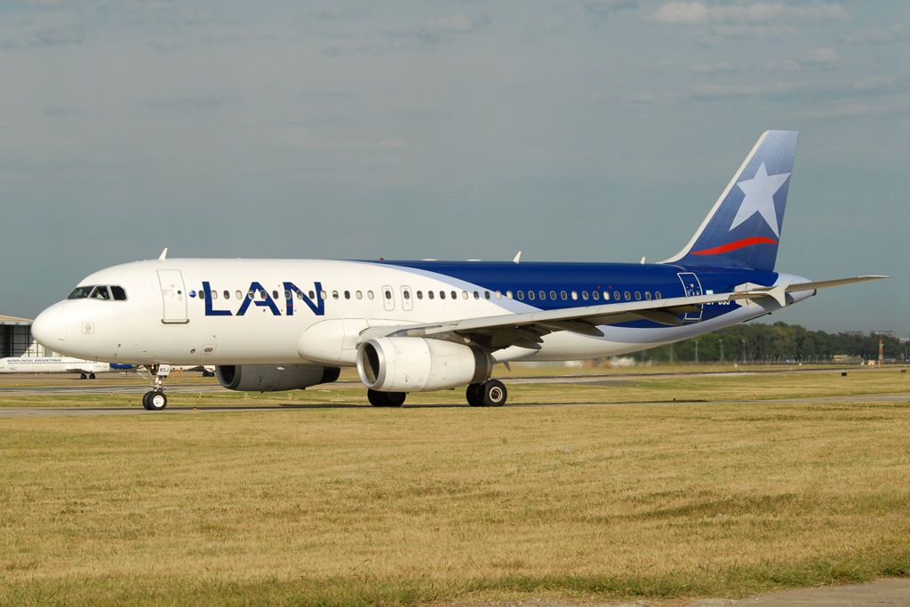Photo of Latam Argentina LV-BSJ, Airbus A320
