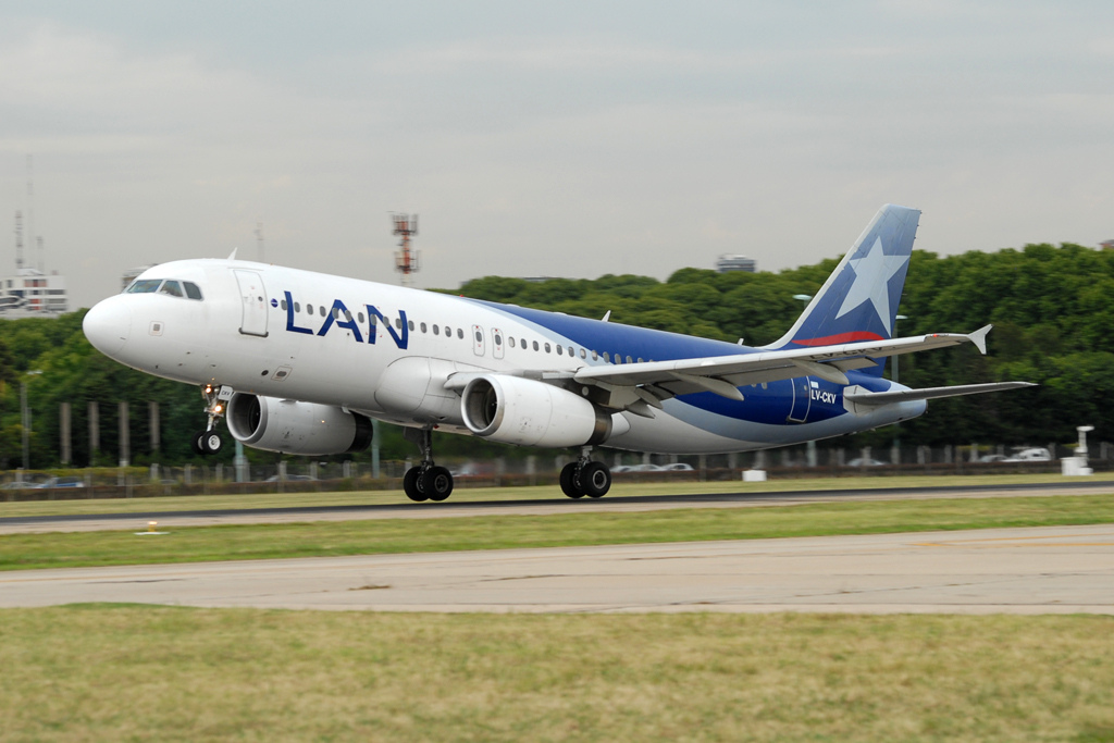 Photo of LAN Argentina LV-CKV, Airbus A320