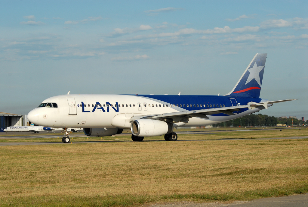 Photo of LAN Argentina LV-CKV, Airbus A320
