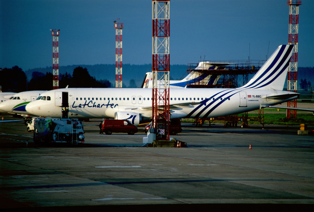 Photo of BH Air Balkan Holidays LZ-BHJ, Airbus A320