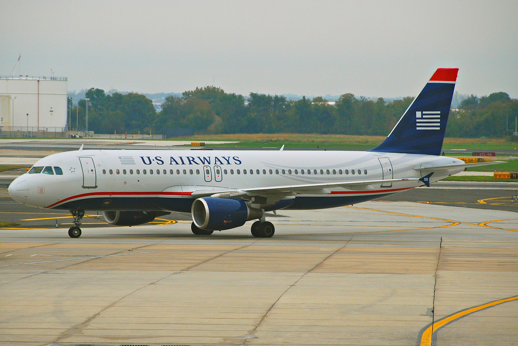 Photo of US Airways N121UW, Airbus A320