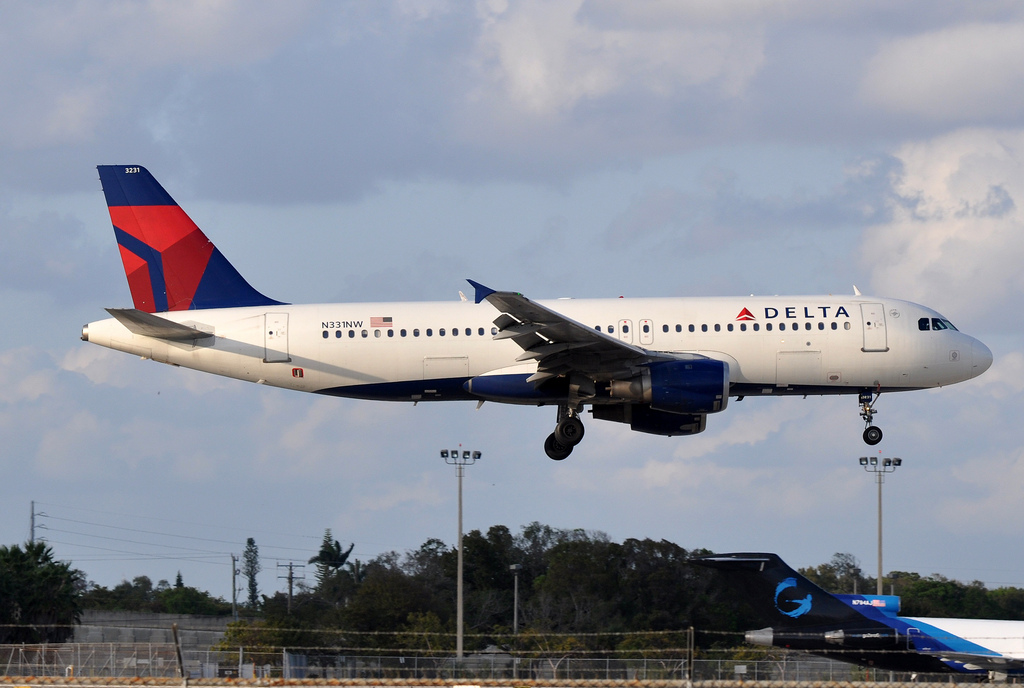 Photo of Delta Airlines N331NW, Airbus A320