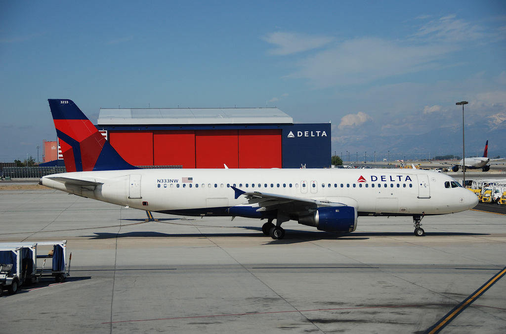 Photo of Delta Airlines N333NW, Airbus A320