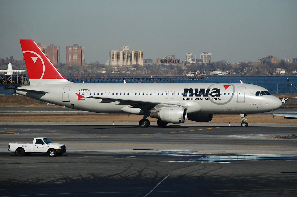 Photo of Delta Airlines N333NW, Airbus A320