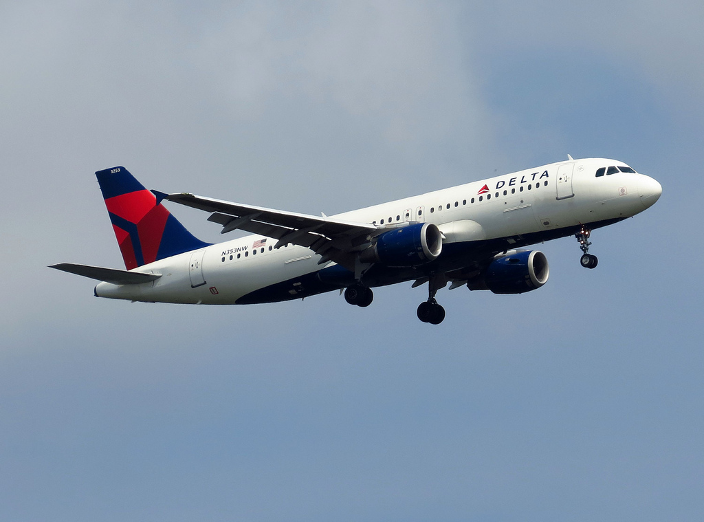 Photo of Delta Airlines N353NW, Airbus A320
