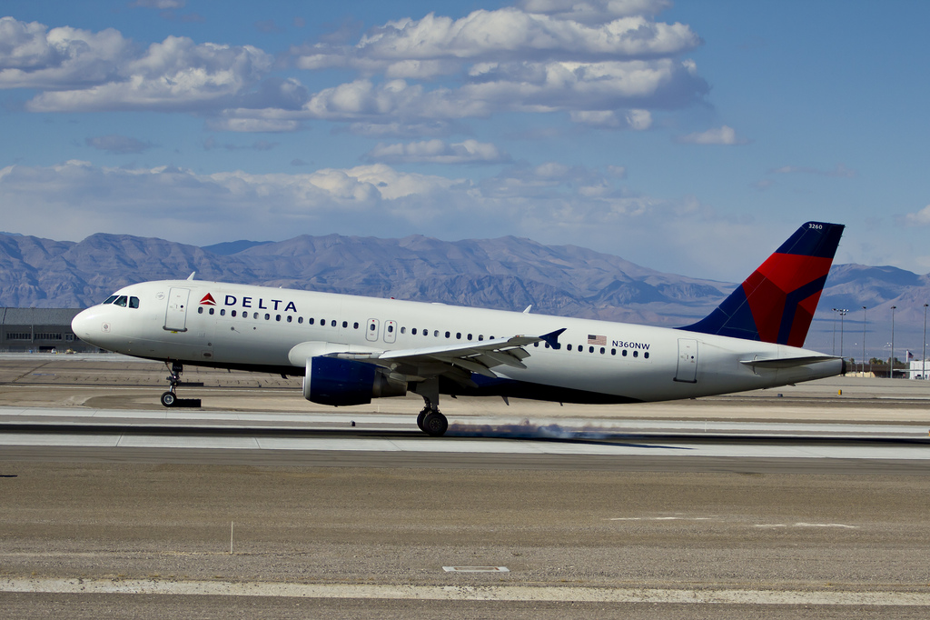 Photo of Delta Airlines N360NW, Airbus A320
