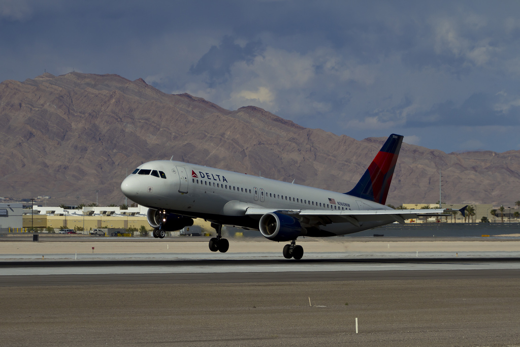 Photo of Delta Airlines N360NW, Airbus A320