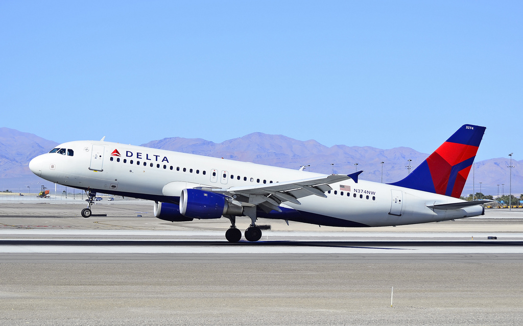 Photo of Delta Airlines N374NW, Airbus A320