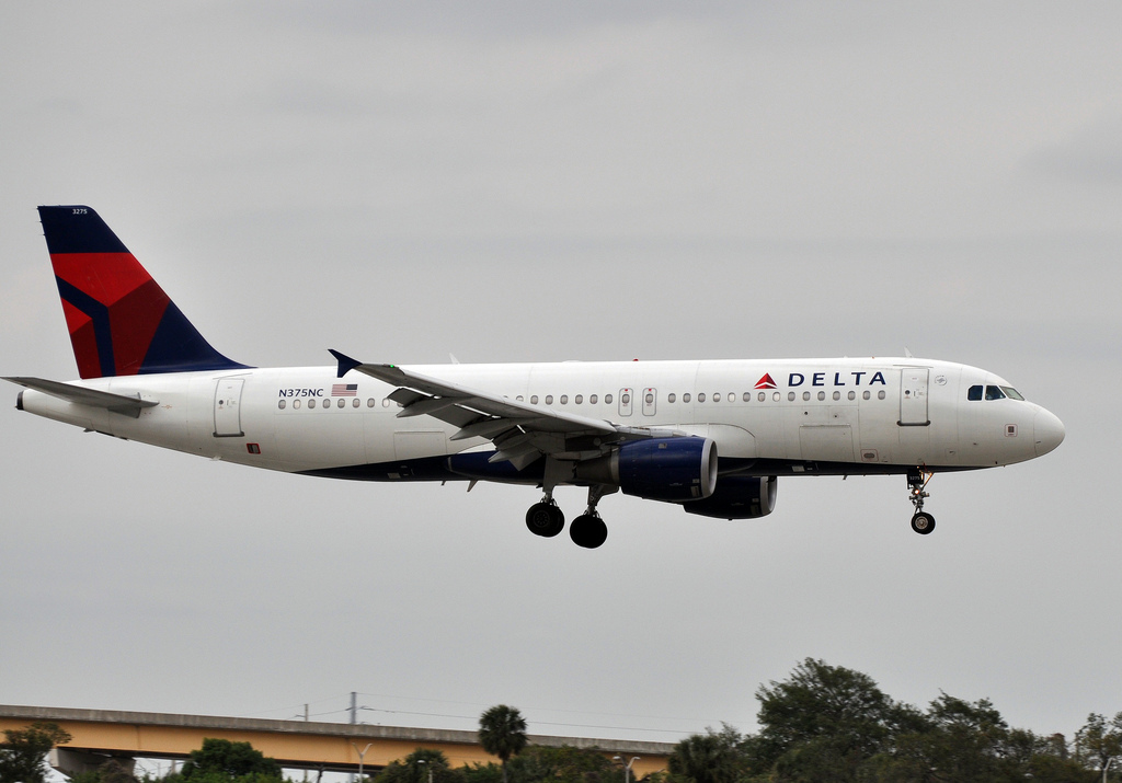 Photo of Delta Airlines N375NC, Airbus A320