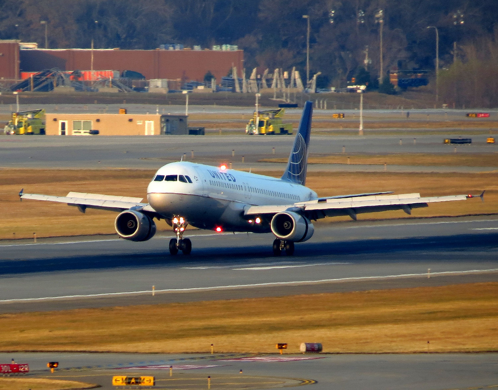 Photo of United N414UA, Airbus A320