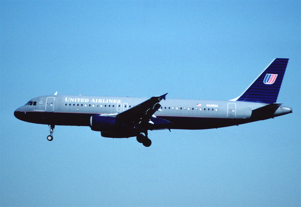 Photo of United N426UA, Airbus A320