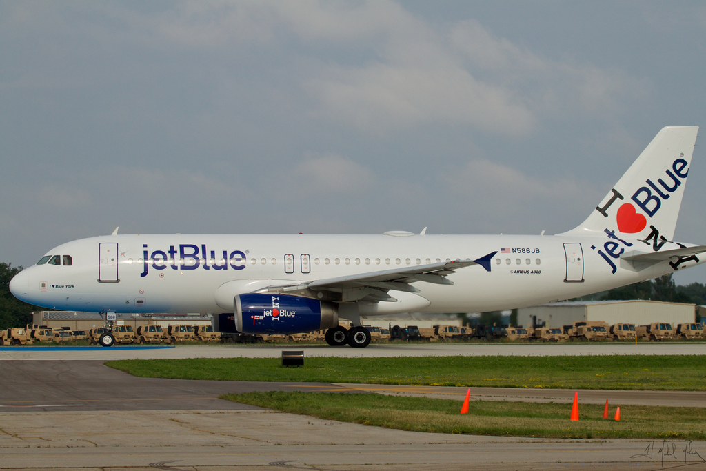 Photo of Jetblue N586JB, Airbus A320