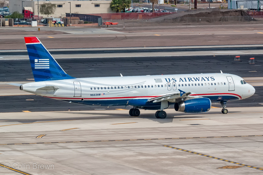 Photo of American Airlines N663AW, Airbus A320