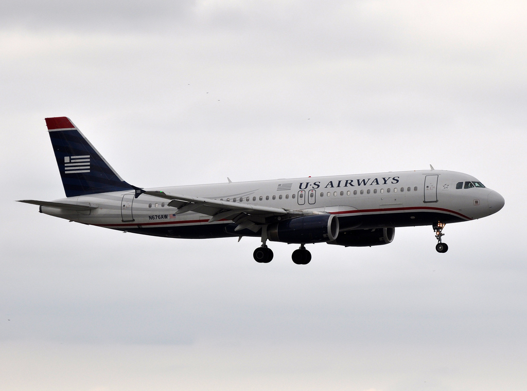 Photo of US Airways N676AW, Airbus A320