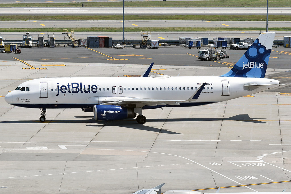 Photo of Jetblue N828JB, Airbus A320