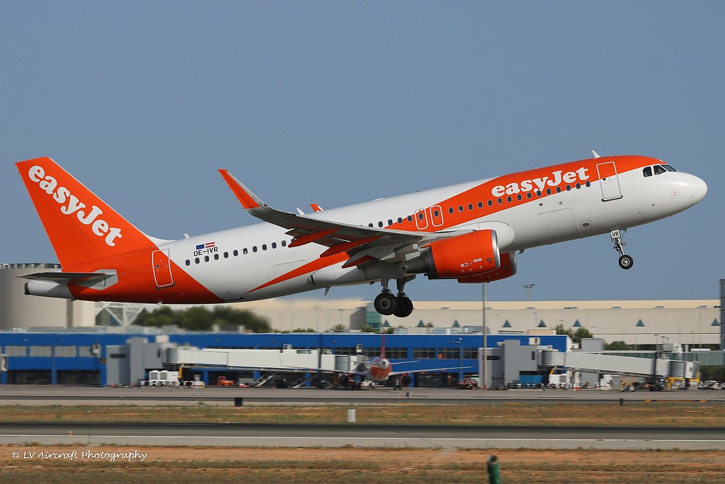 Photo of Easyjet Europe OE-IVR, Airbus A320