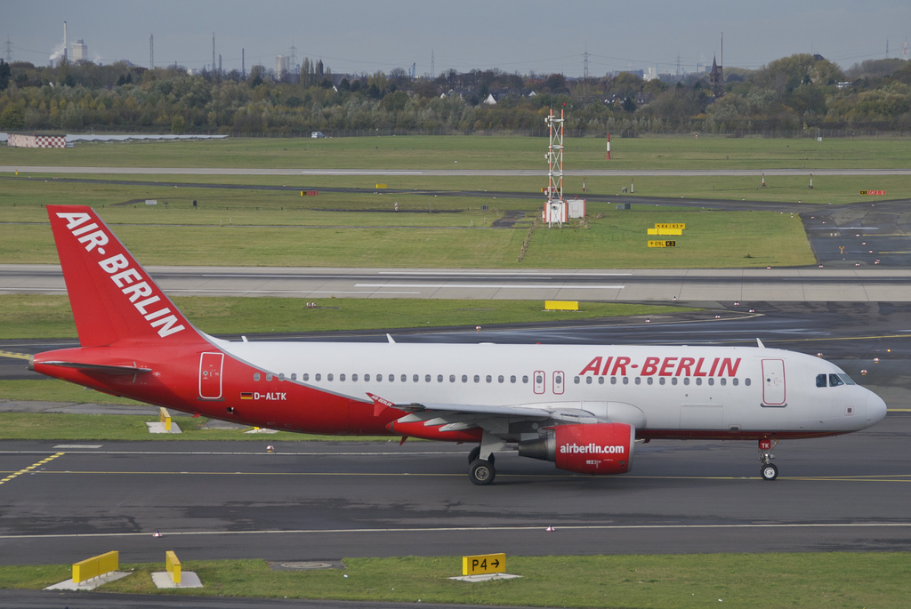 Photo of Austrian Airlines OE-LBK, Airbus A320