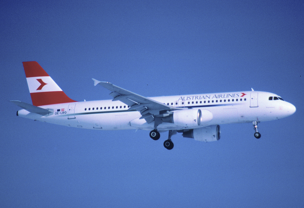 Photo of Austrian Airlines OE-LBQ, Airbus A320