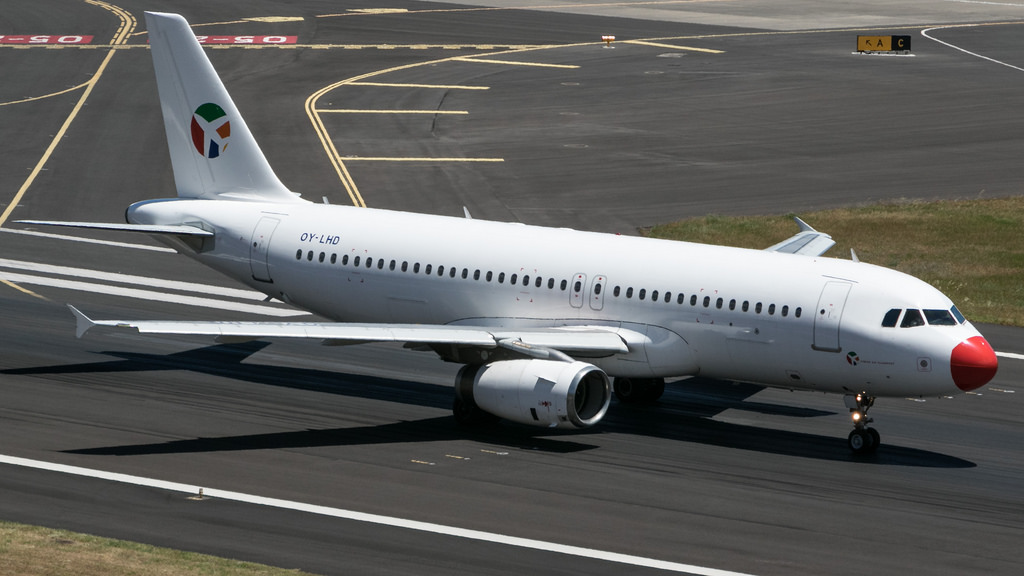 Photo of DAT Danish Air Transport OY-LHD, Airbus A320