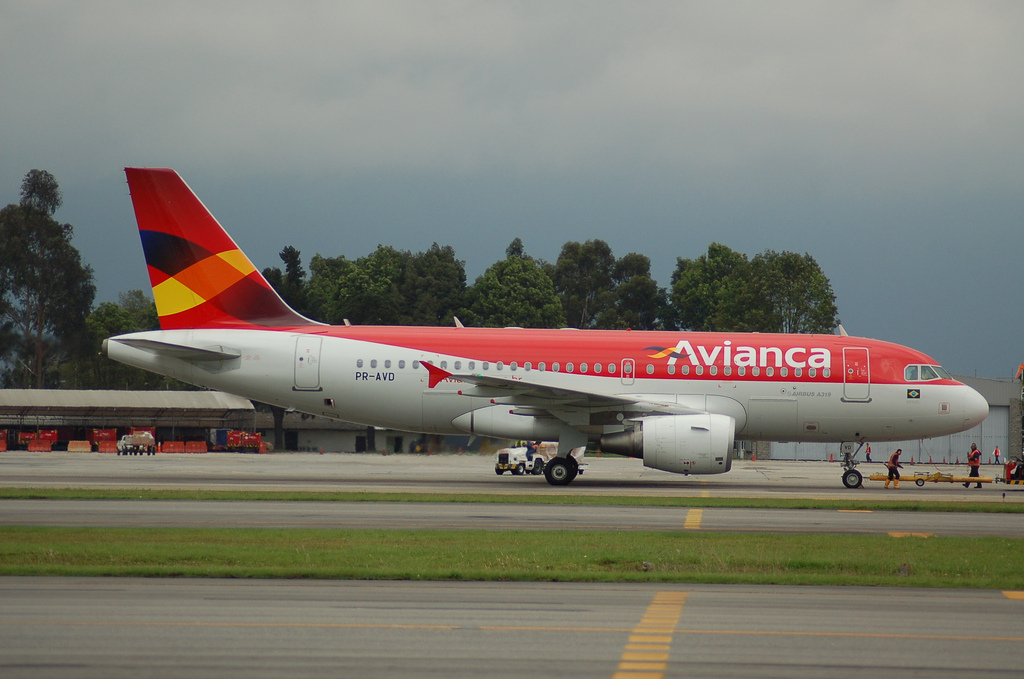 Photo of Avianca Brasil PR-AVD, Airbus A319