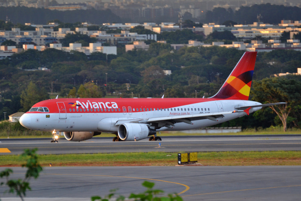 Photo of Avianca Brasil PR-AVR, Airbus A320