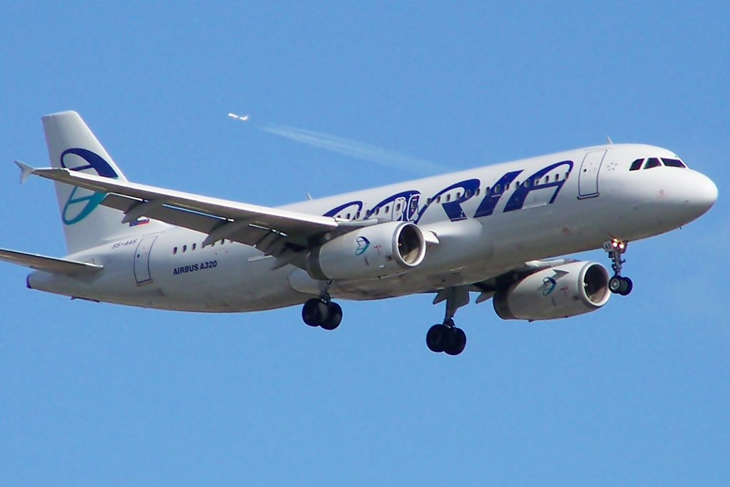 Photo of Adria Airways S5-AAS, Airbus A320