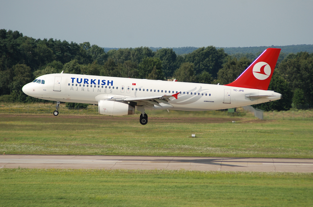 Photo of THY Turkish Airlines TC-JPB, Airbus A320