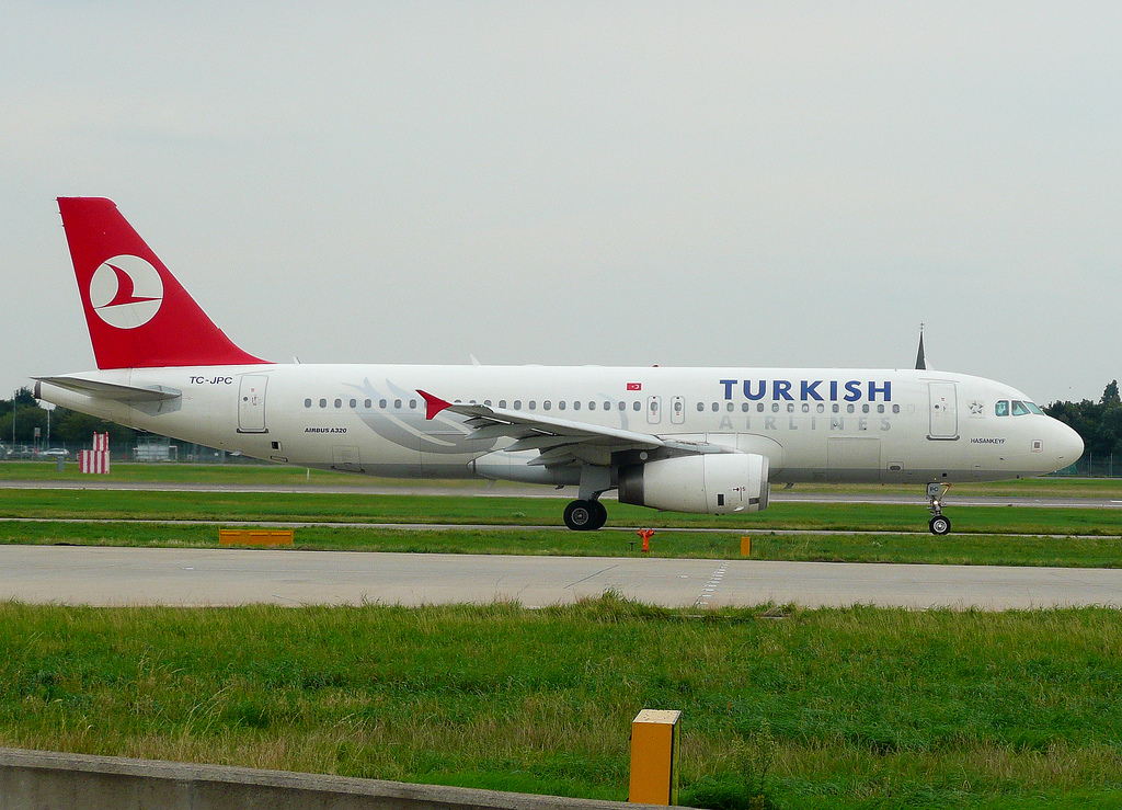 Photo of THY Turkish Airlines TC-JPC, Airbus A320