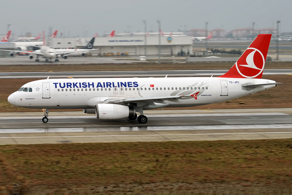 Photo of THY Turkish Airlines TC-JPC, Airbus A320